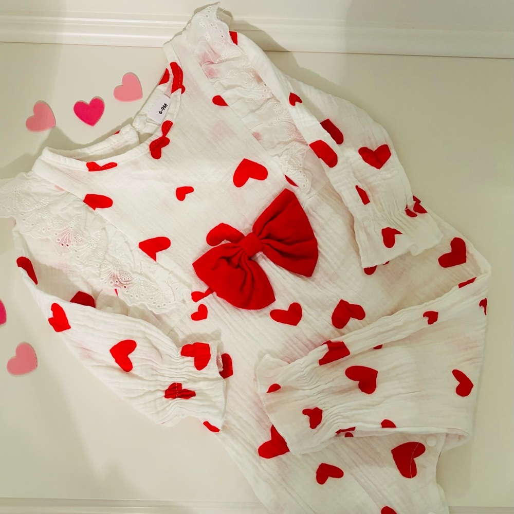 Sweet heart romper - Picture 2 of 5